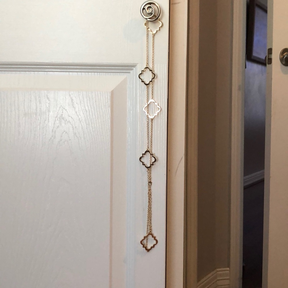 Quatrafoil phi Mu necklace